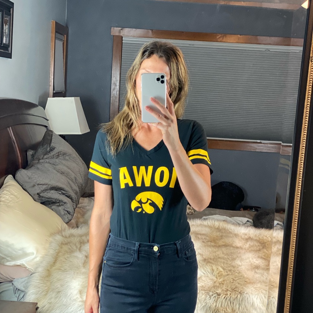 Iowa Hawkeye V-Neck Short Sleeve T-Shirt, Medium